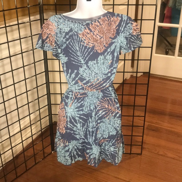 Short Sleeve Dress with feather pattern - Picture 3 of 3